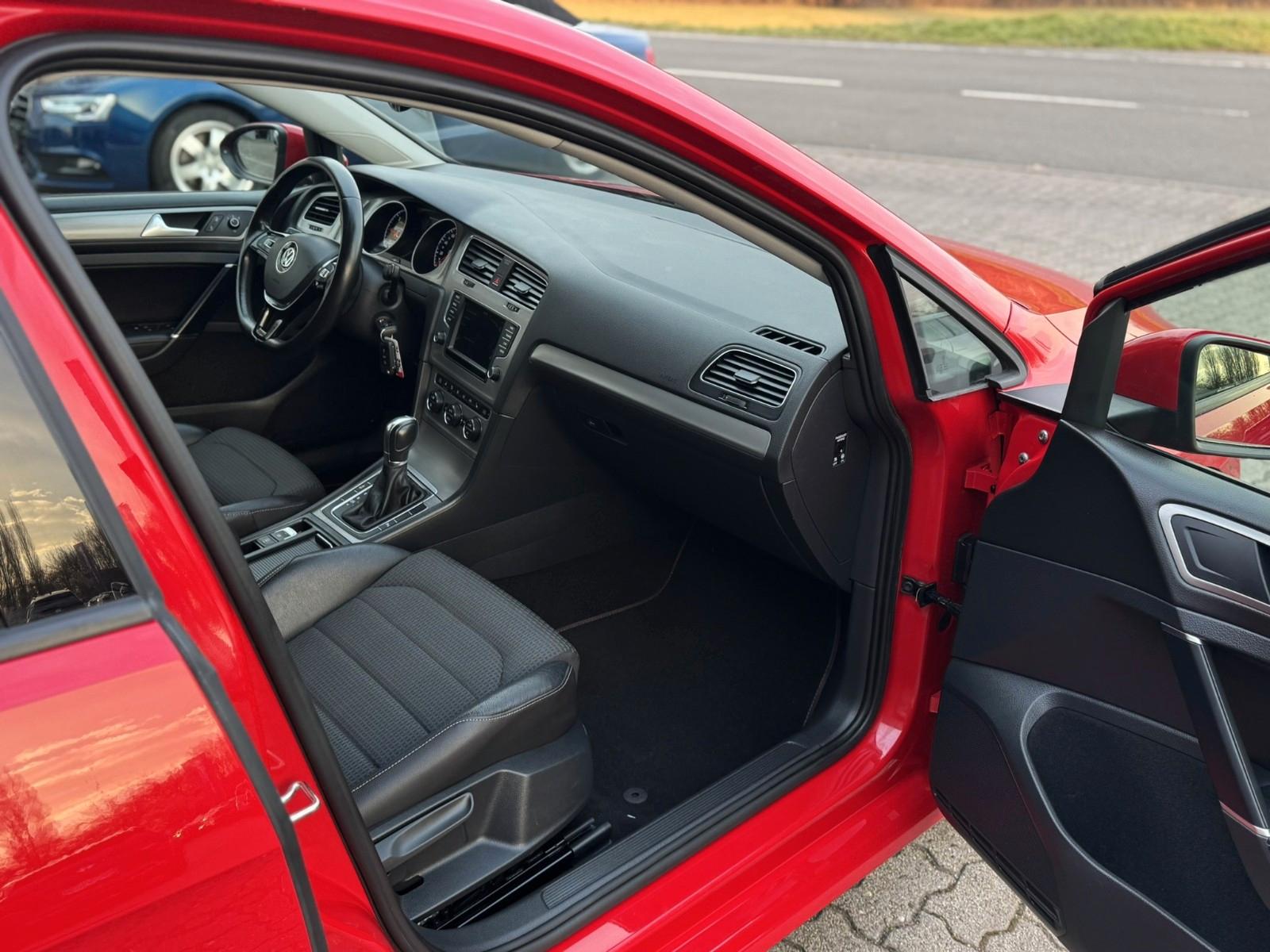 Volkswagen Golf VII Variant/AUTOMATIK/2.HAND/NAVI/PDC