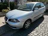 Seat Ibiza 1.4 Silber BJ 2005 TÜV Sport Ed... - Seat Ibiza aus 2005: 1.4