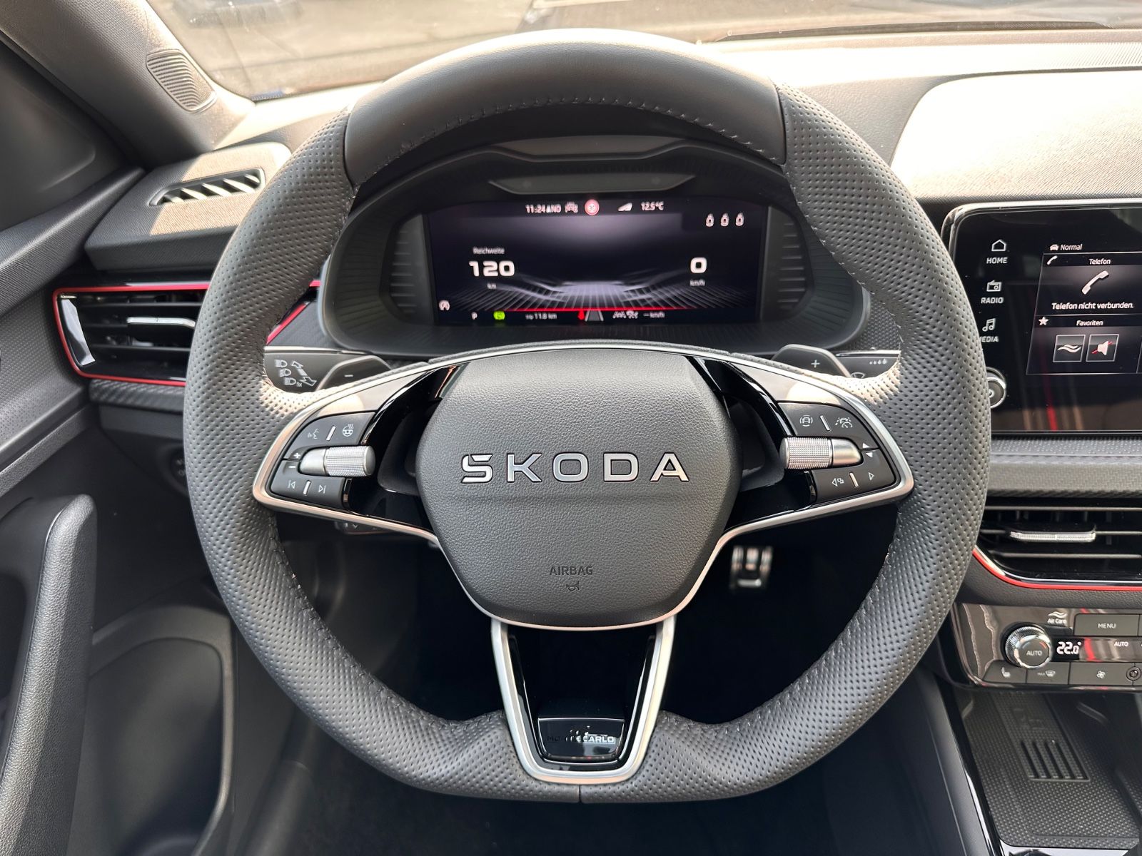 Fahrzeugabbildung SKODA Kamiq Monte Carlo 1.5 TSI DSG MATRIX/AHK/ACC/Pan