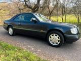 Mercedes-Benz Mercedes E220 Coupe, W124 Traumzustand - Mercedes-Benz: Coupe, C124