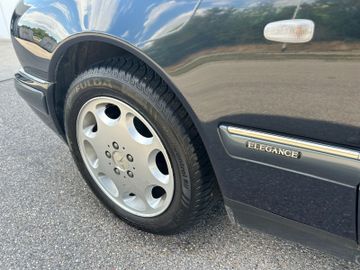 Mercedes E 320 - 9
