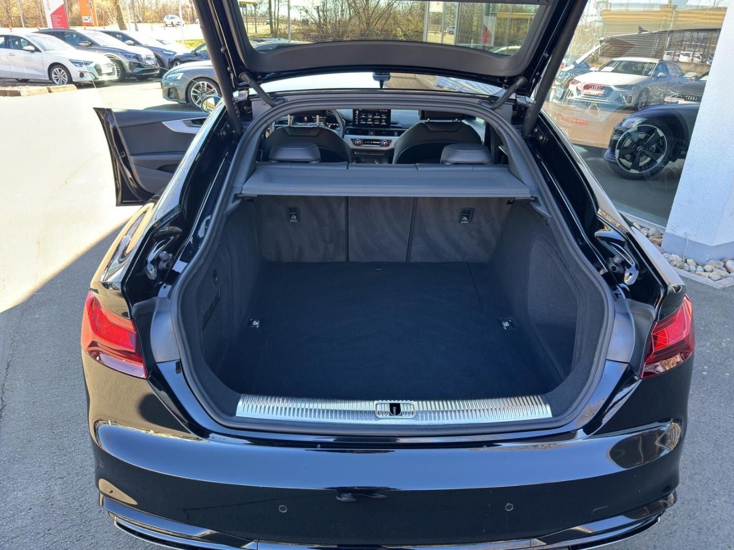 Fahrzeugabbildung Audi A5 Sportback S line business business 35 TFSI S