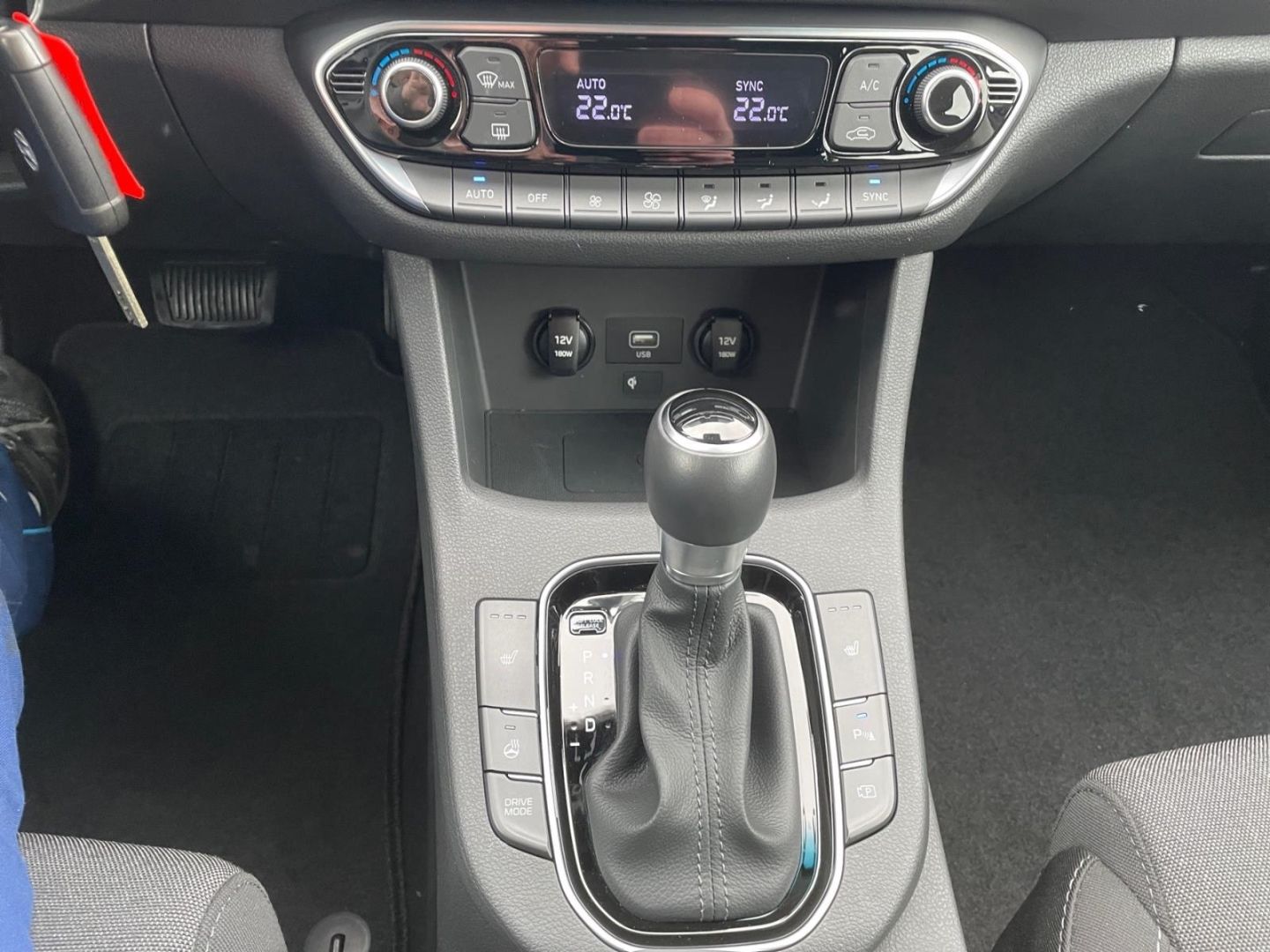Fahrzeugabbildung Hyundai i30 1.6 CRDi Kombi Intro Edition Navigation Rück