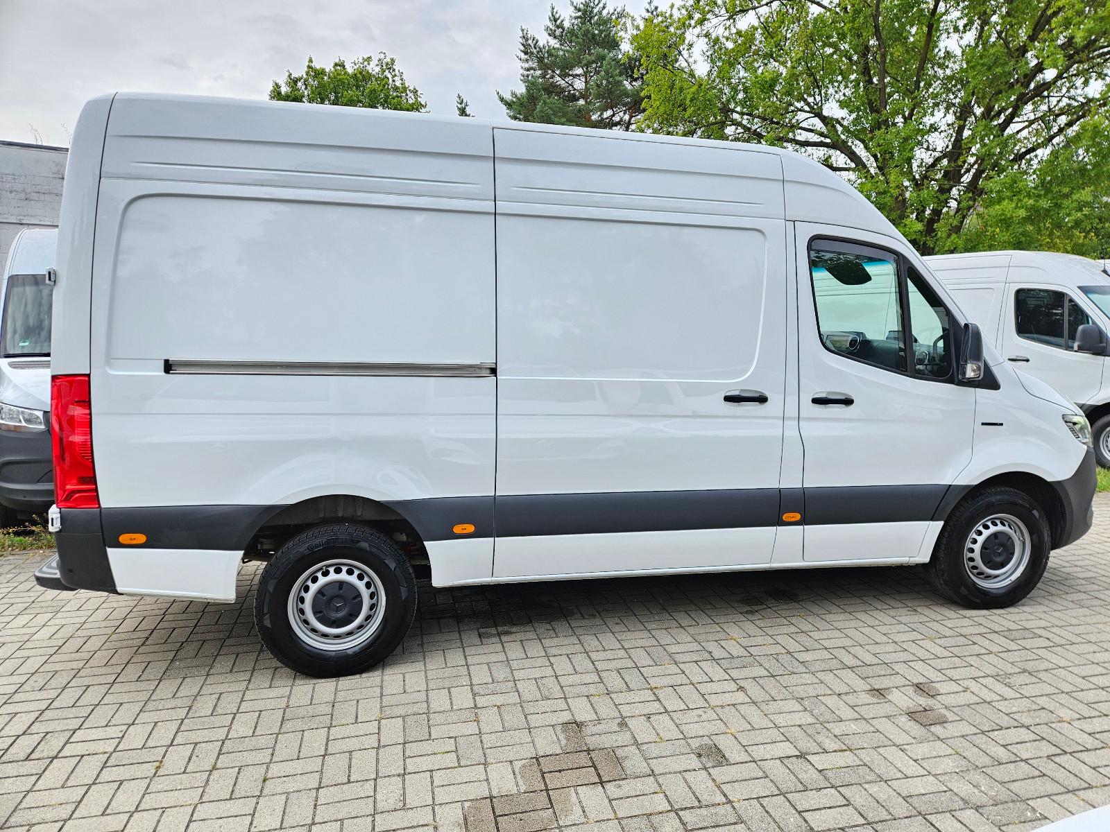 Mercedes-Benz eSprinter 414 BOTT WERKSTATT REGALE FULL HOUSE