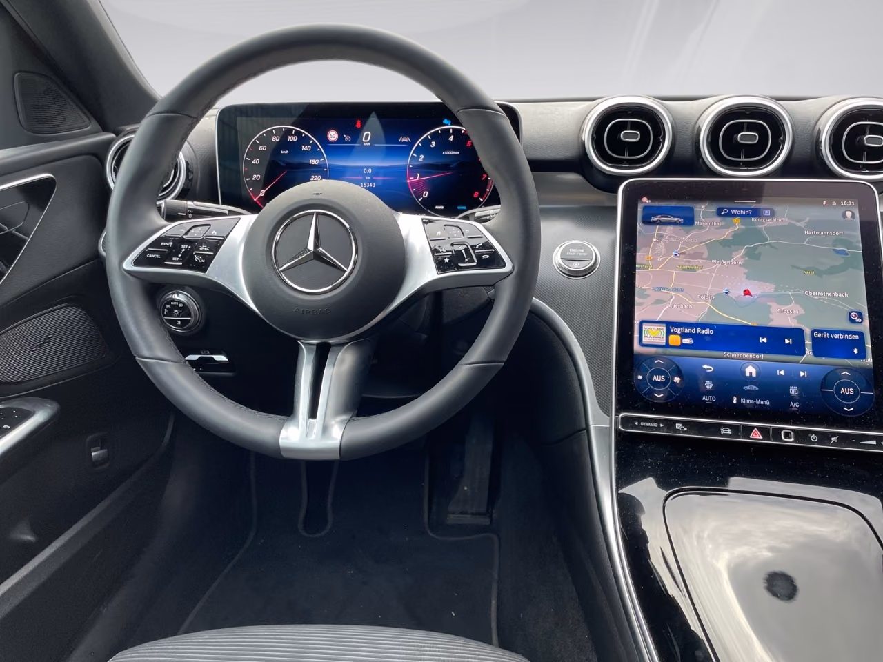Mercedes-Benz C 180 AVANTGARDE+RÜCKFKAM+LENKRHZ+AMBIENTE+LED