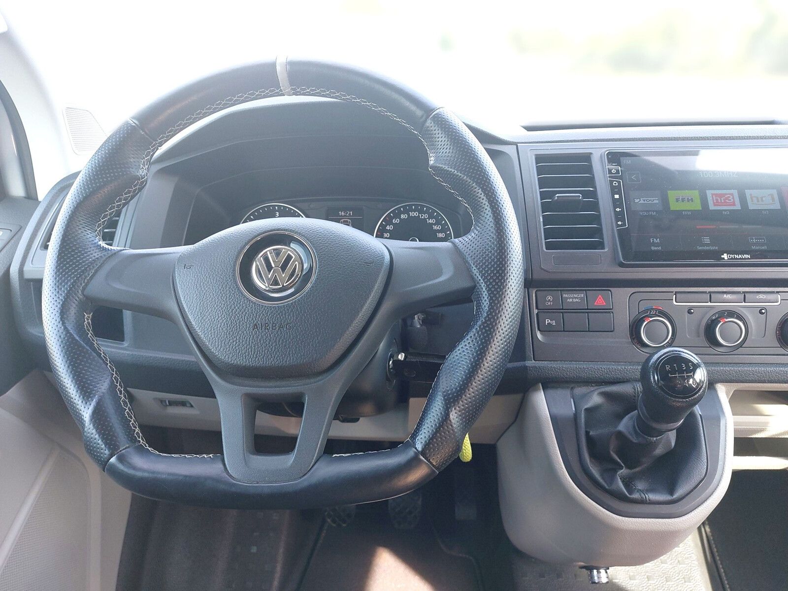Fahrzeugabbildung Volkswagen Sonstige T6 ähnlich California  Camper