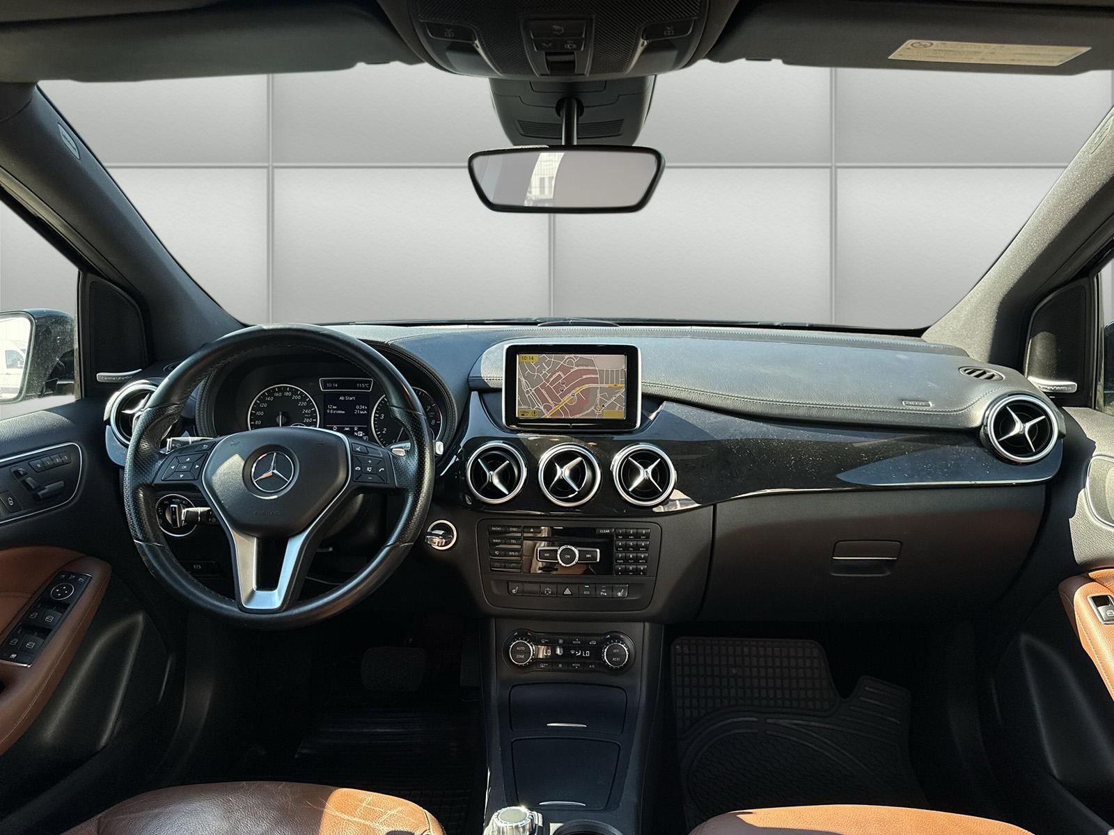 Fahrzeugabbildung Mercedes-Benz B 200 BlueEfficiency Panorama Leder