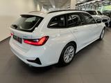 BMW 318i Touring RFK NAVI LED PDC V+H DAB Parkass. K - BMW 318 in Wuppertal