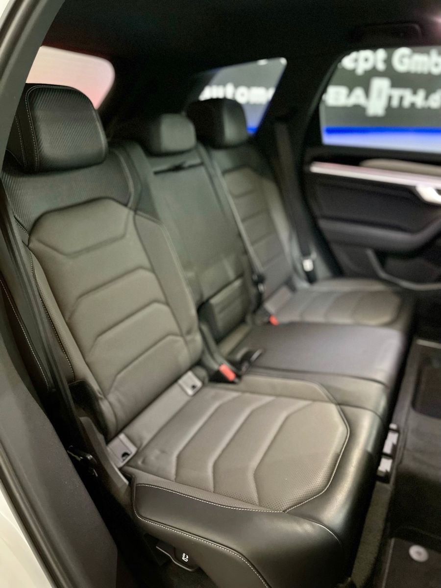 Fahrzeugabbildung Volkswagen Touareg 3.0TDI V6 R-Line 4M*Vision*IQ-Light*Ambi