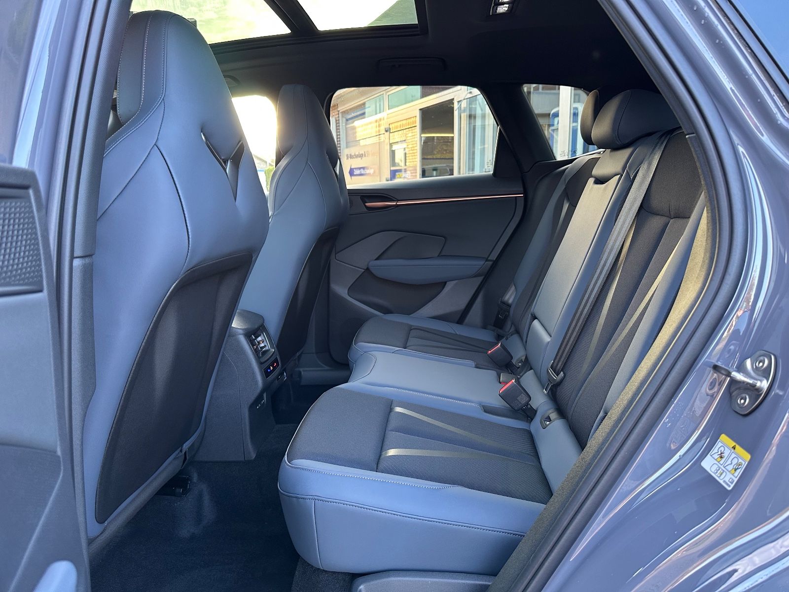 Fahrzeugabbildung CUPRA Terramar 1.5 eTSI DSG Navi/Pano/ACC/LED/AHK/GJR