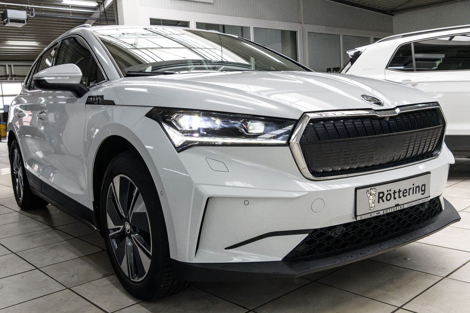 Fahrzeugabbildung SKODA Enyaq 80 +ACC +LED +CARPLAY