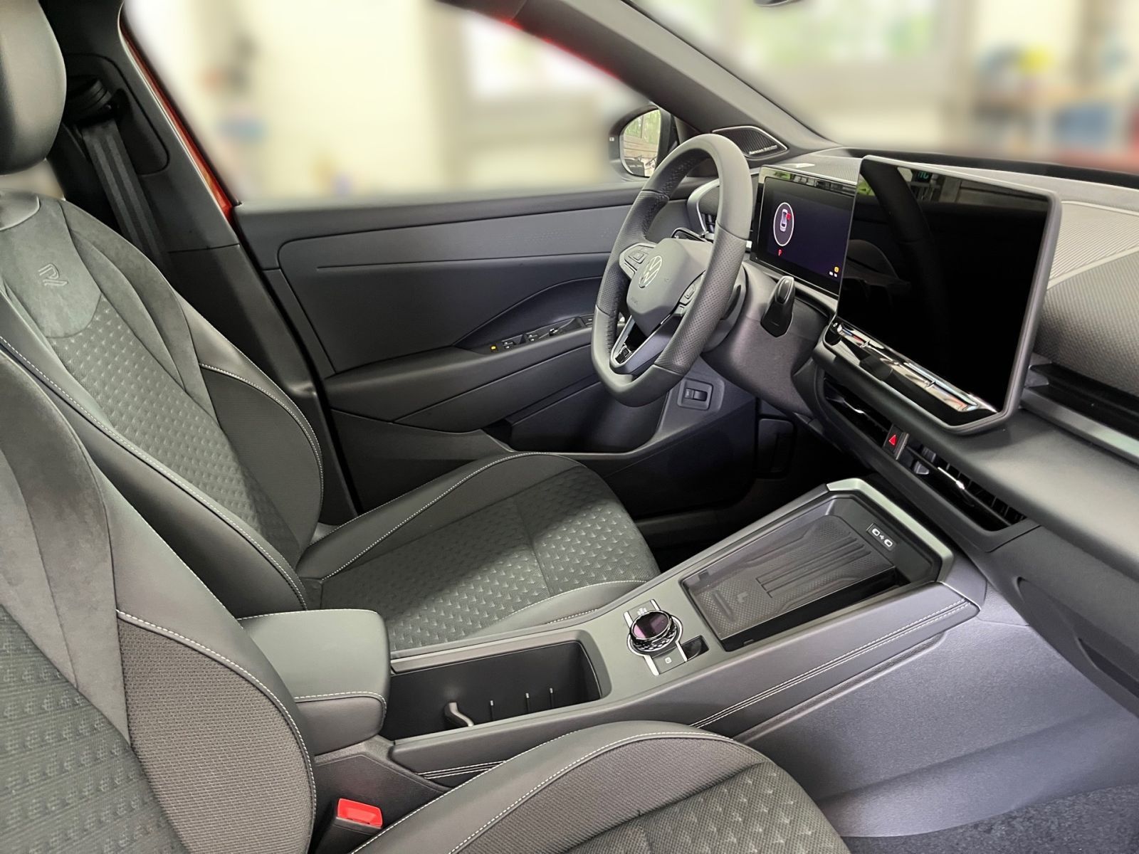 Volkswagen T-Roc - Bild 12