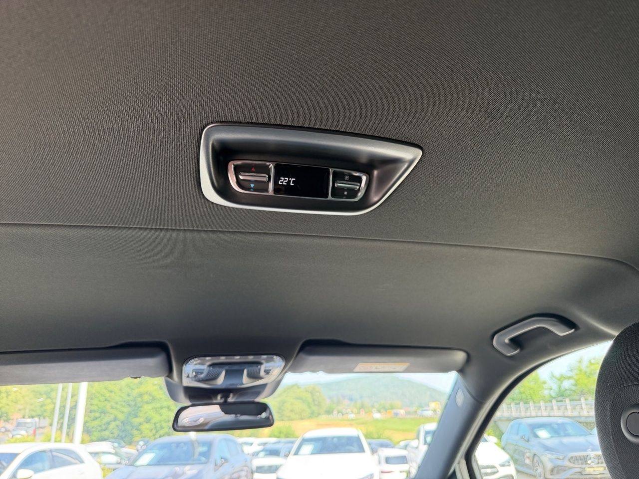 Fahrzeugabbildung Mercedes-Benz V 300 d 4M EDITION Lang AMG+NIGHT+AHK+LANG+DISTR