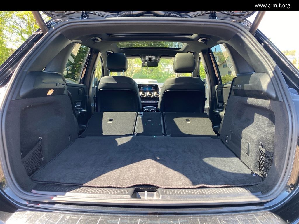 MERCEDES-BENZ B 220