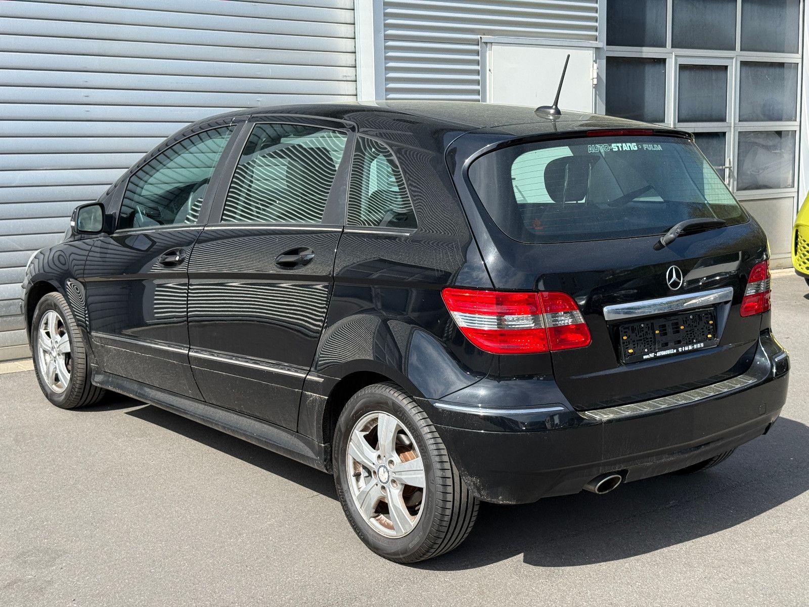 Fahrzeugabbildung Mercedes-Benz B 180 1.7 Benziner Klimaanlage Navi Tempomat SHZ