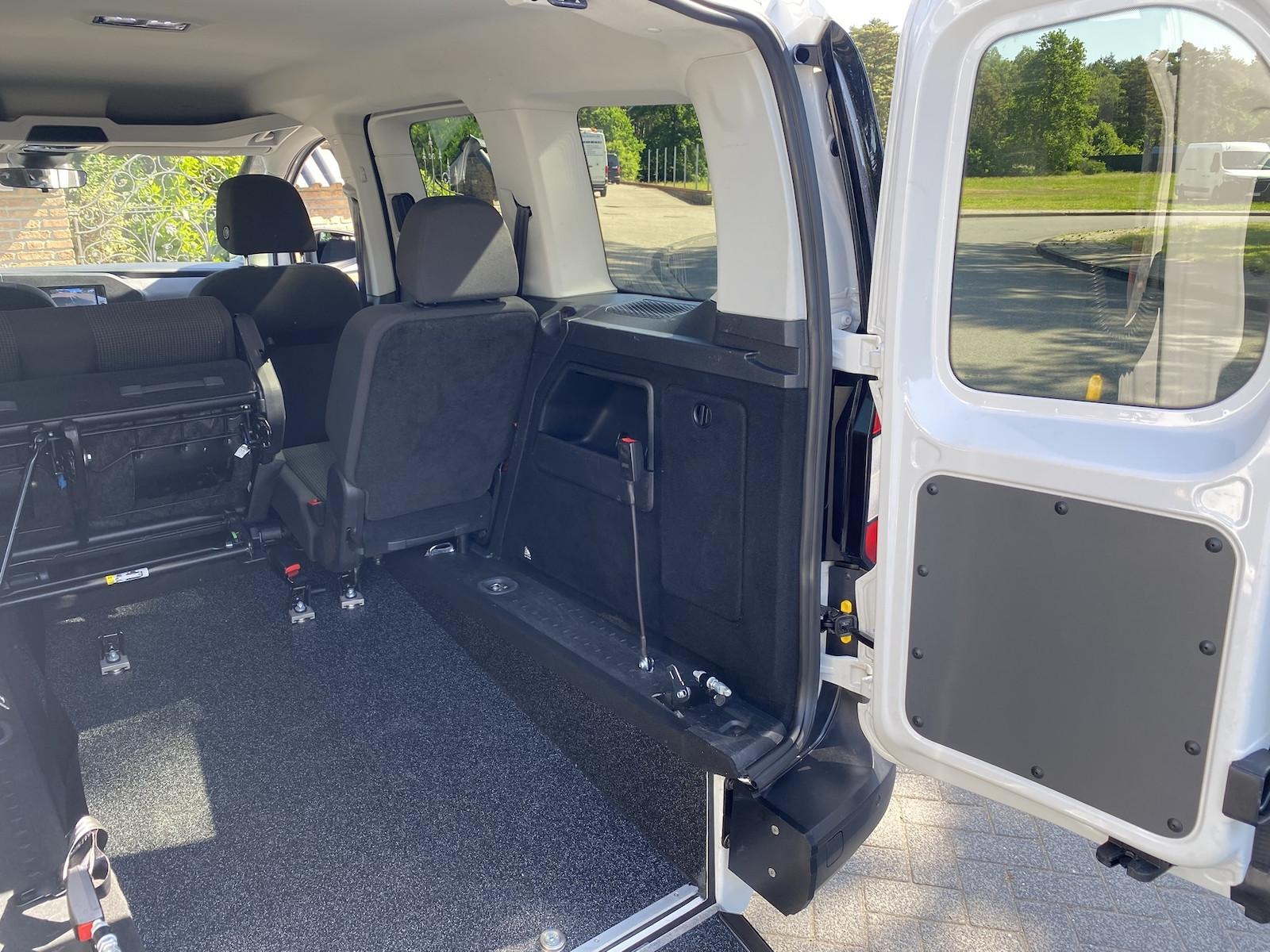 Volkswagen Caddy neuer Rollstuhlumbau, Tempomat, Rückfahrka