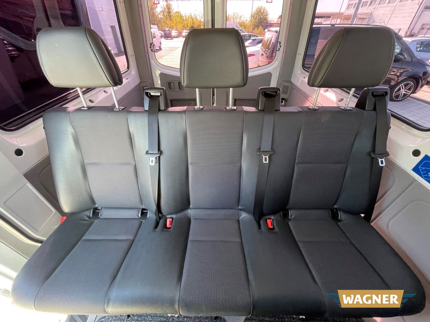 Fahrzeugabbildung Mercedes-Benz Sprinter II Kombi 214 CDI Klima 9-Sitzer