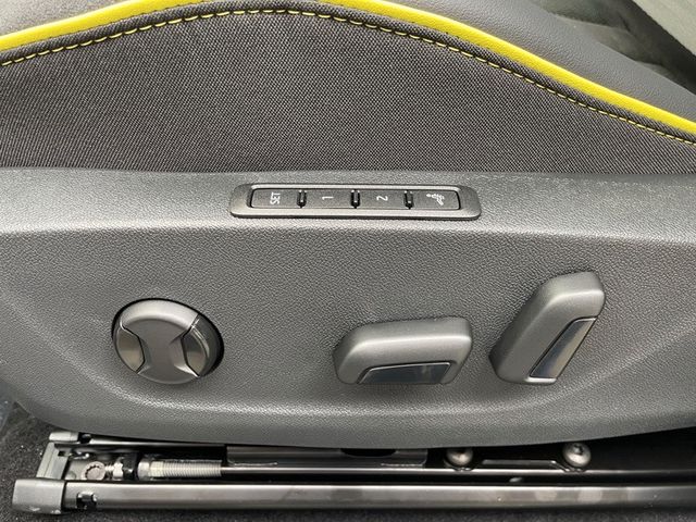 Skoda Enyaq RS *0,25%*360*AHK*ACC*CANTON*NAV*PANO*WÄPU