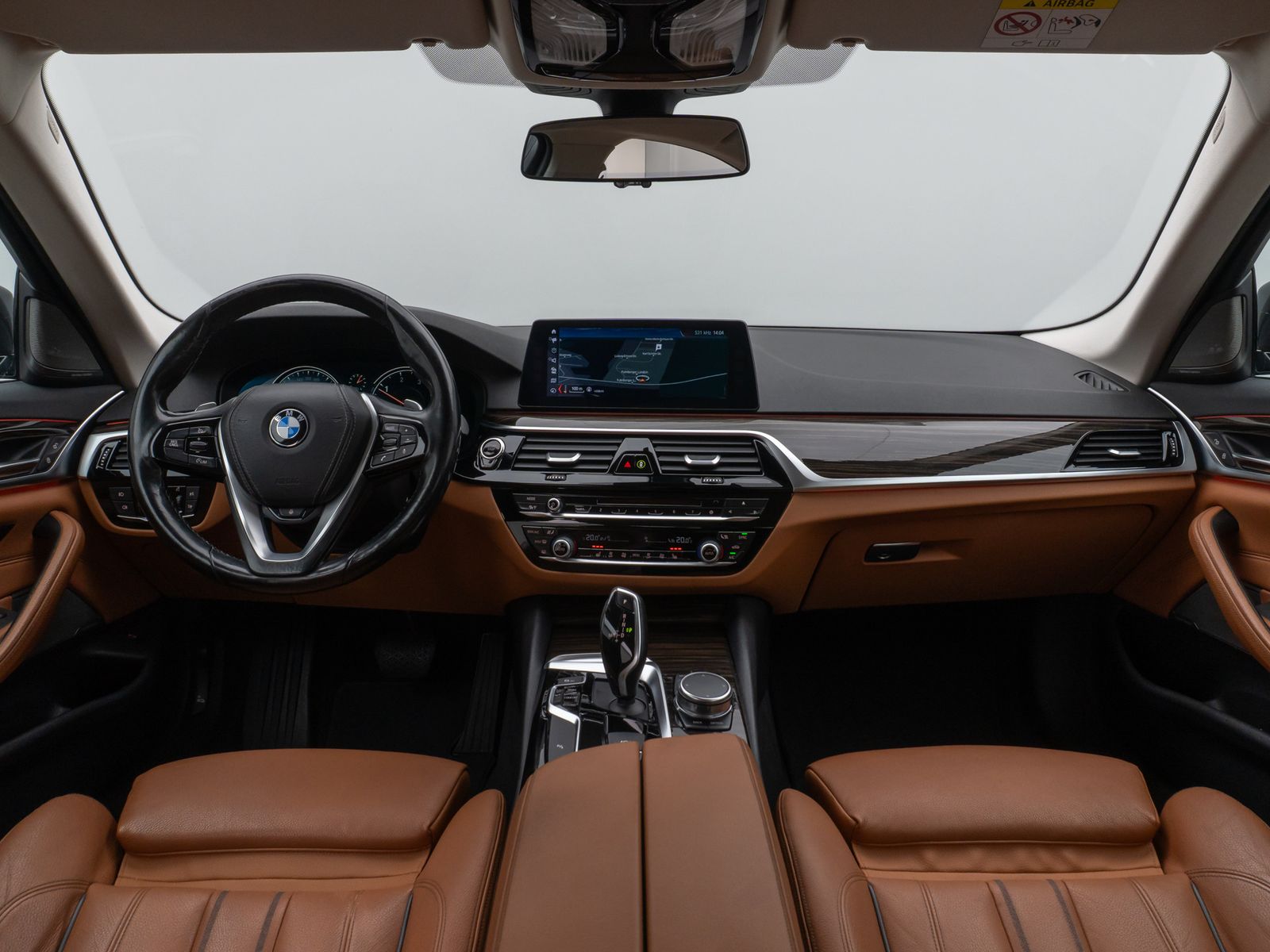 Fahrzeugabbildung BMW 520d Sport Line Kamera HUD H/K Lenkrhzg Alarm