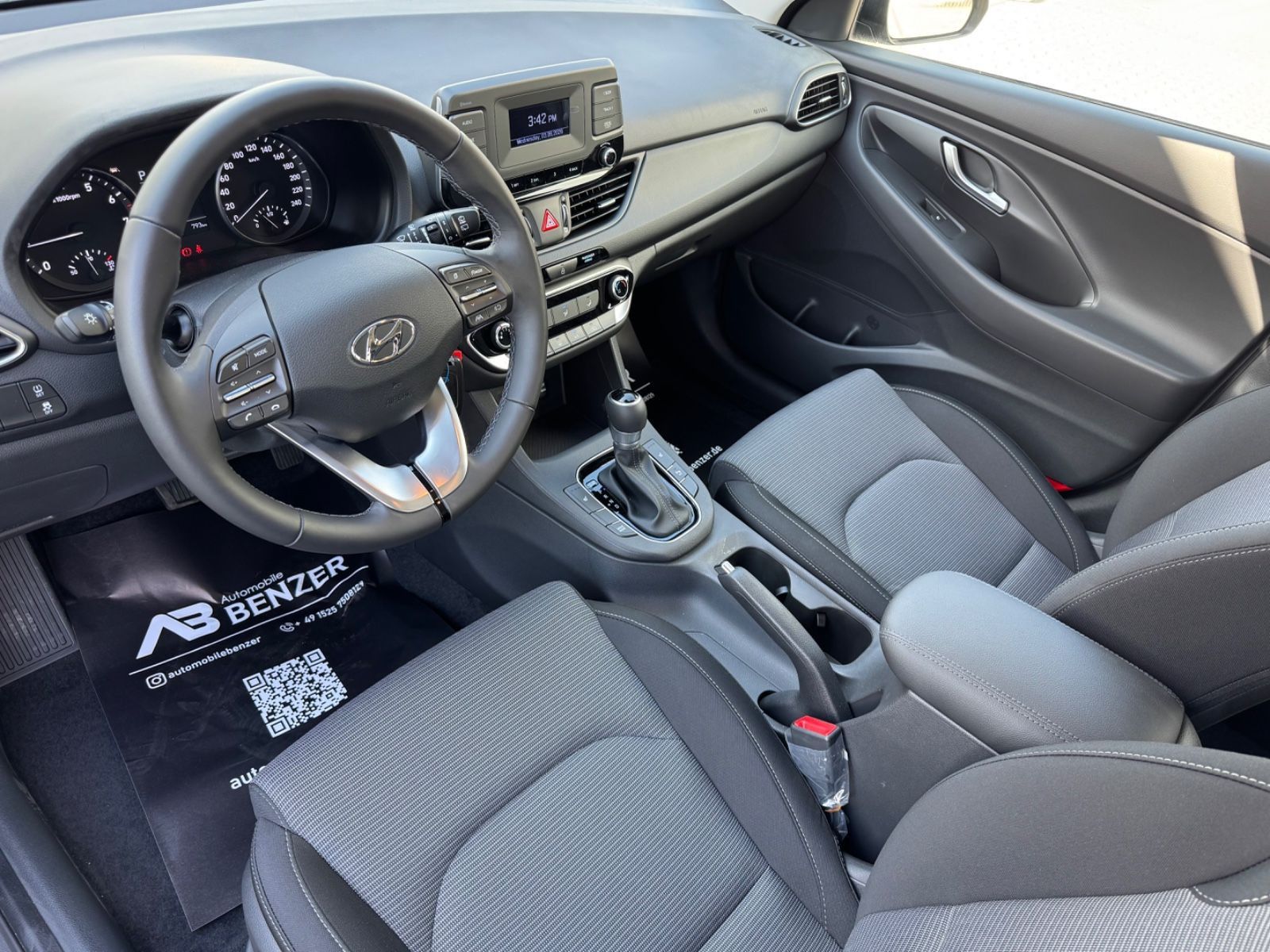 Fahrzeugabbildung Hyundai i30 Select Mild-Hybrid/PDC/DAB/SHZ/KLIMA/TEMPOMA