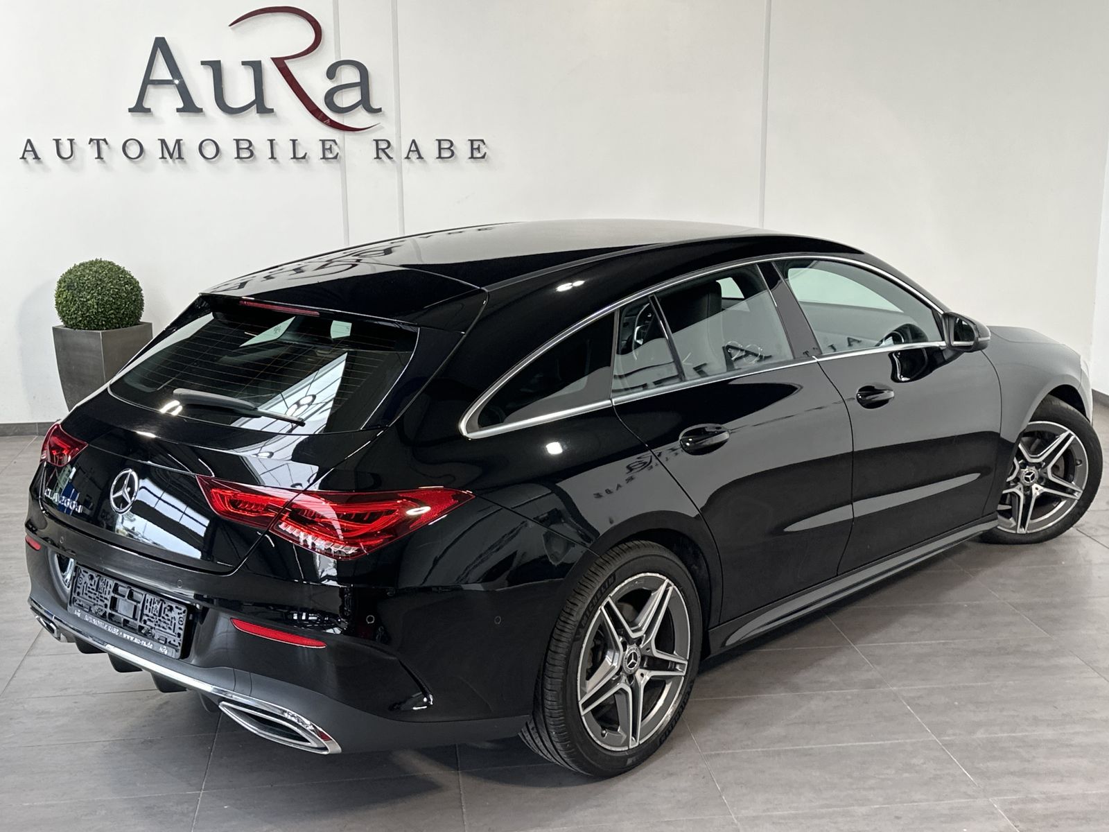 Fahrzeugabbildung Mercedes-Benz CLA 200d Shooting Brake AMG-Line NAV+LED+KAM+ACC