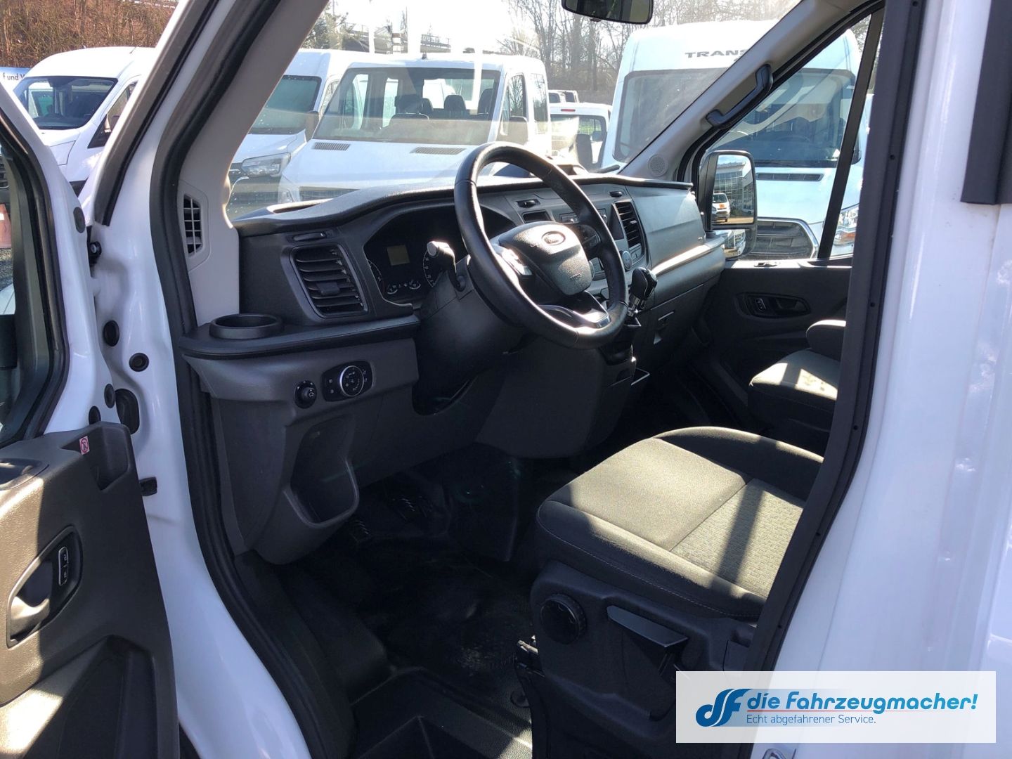 Fahrzeugabbildung Ford Transit Kombi 350 L2 Trend 2.0 TDCi DPF EU6d Not