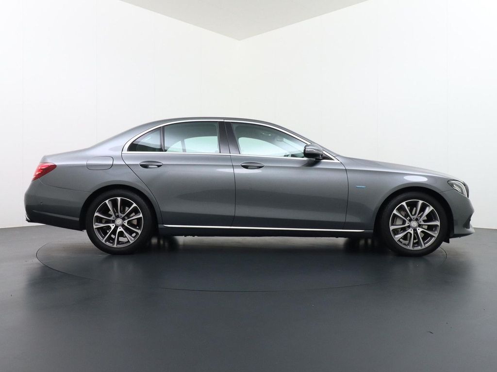 Mercedes-Benz E 350 e Avantgarde AHK Widescreen Sfeer verlicht