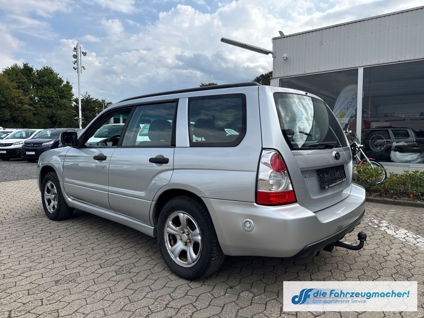 Fahrzeugabbildung Subaru Forester 2.0 X Active Niveau Klimaautom *EXPORT