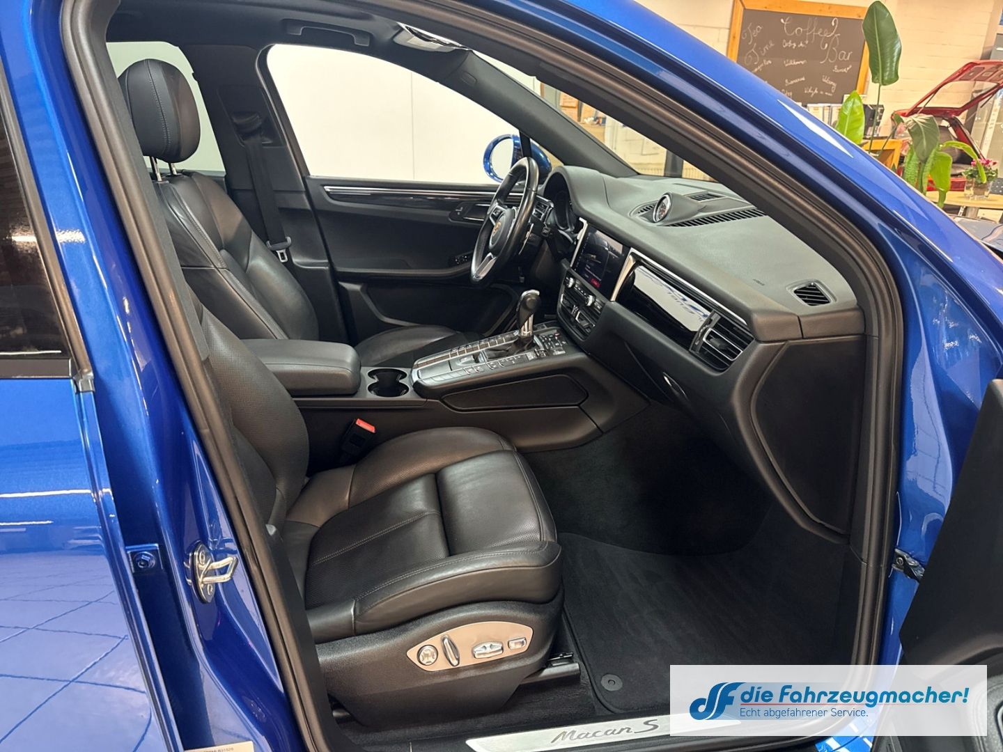 Fahrzeugabbildung Porsche Macan S El. Panodach Navi Memory Sitze Soundsyst