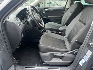 Volkswagen Tiguan - 11