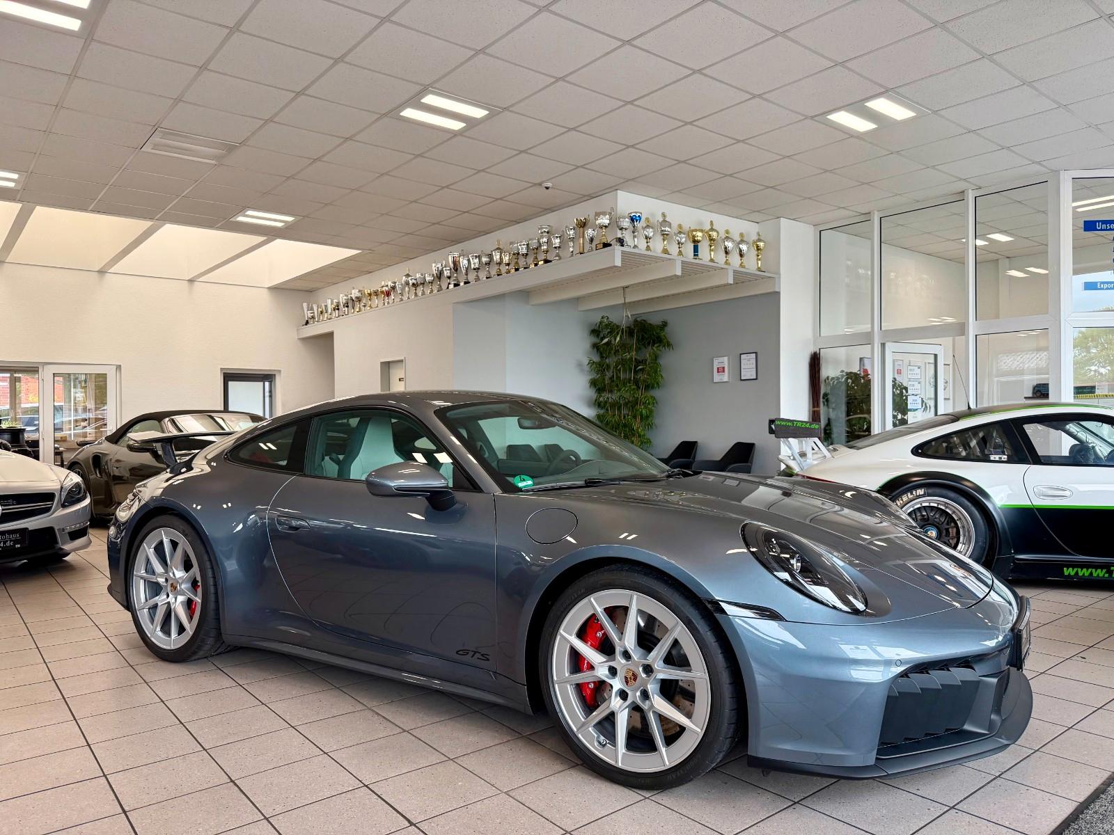Porsche 992