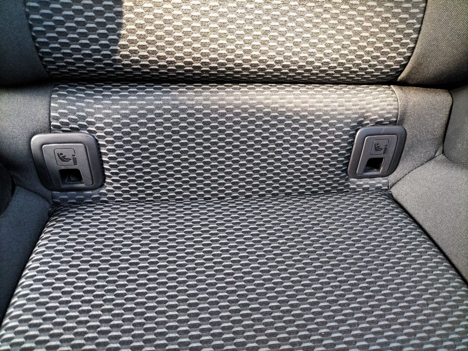 Fahrzeugabbildung Volkswagen T-Roc TSI AHK SHZ Klima WeConnect DAB+