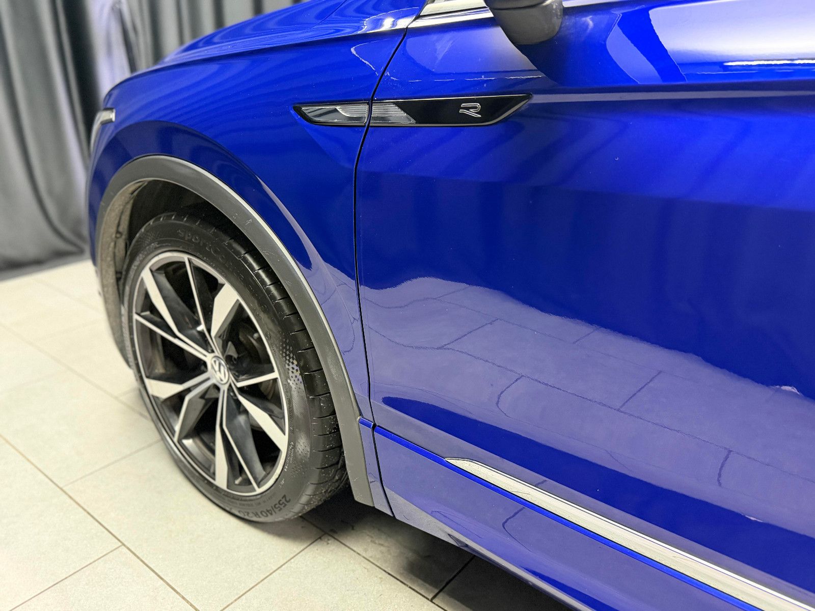 Fahrzeugabbildung Volkswagen Volkswagen Tiguan R-Line 4Motion|MATRIX|PANO|AHK