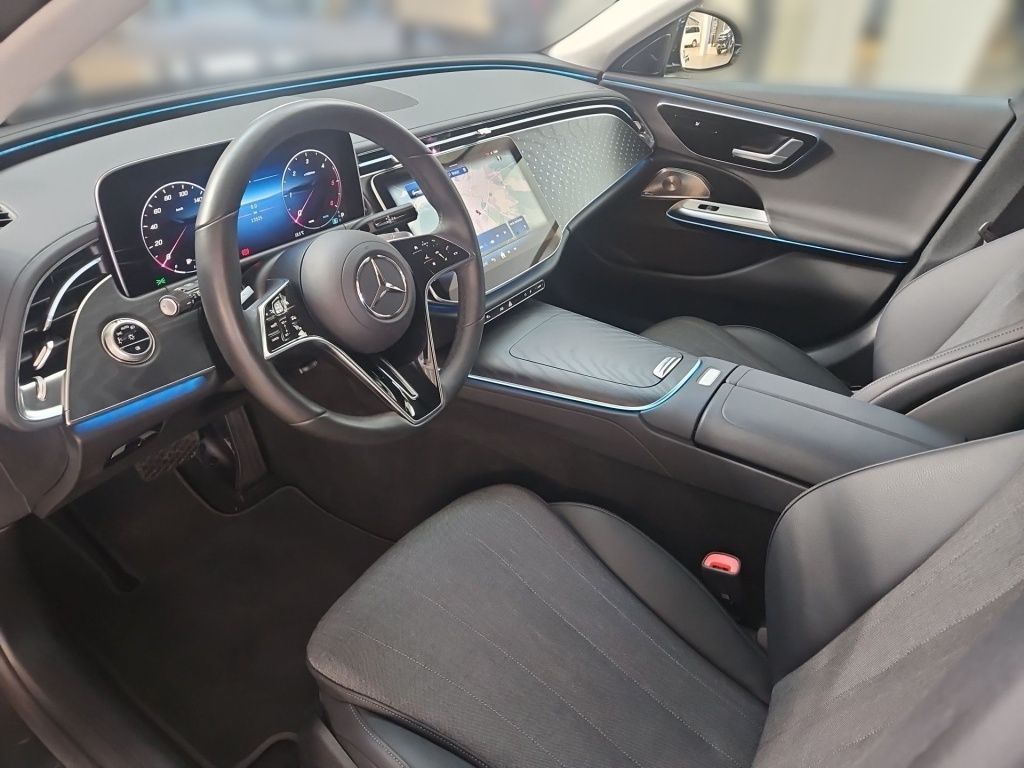 Fahrzeugabbildung Mercedes-Benz E 220 dT ACC LED AHK Burmester4D Winterpaket