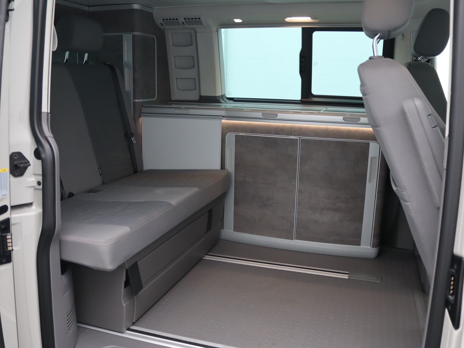 Volkswagen T6 California - Bild 11