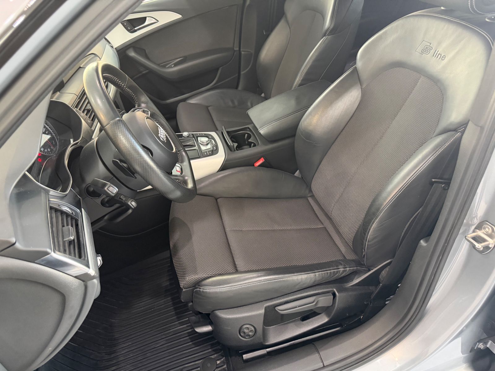 Fahrzeugabbildung Audi A6 Avant 2.0 TDI ultra*S-Line Plus