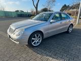 Mercedes-Benz Mercedes w211 200cdi Automatik 150000KM - Mercedes-Benz 200 aus 2005