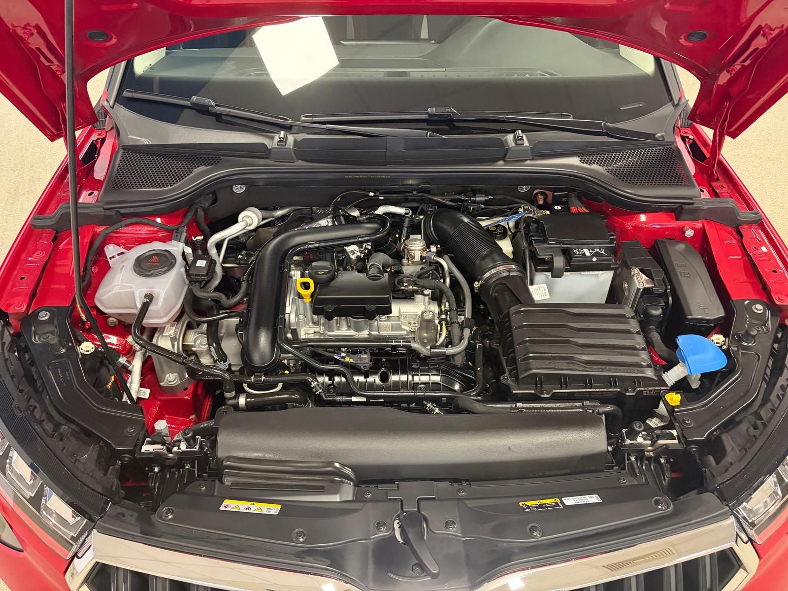 Fahrzeugabbildung SKODA Kamiq 1.0 TSI DSG First Edition+ACC+KAMER+MATRIX