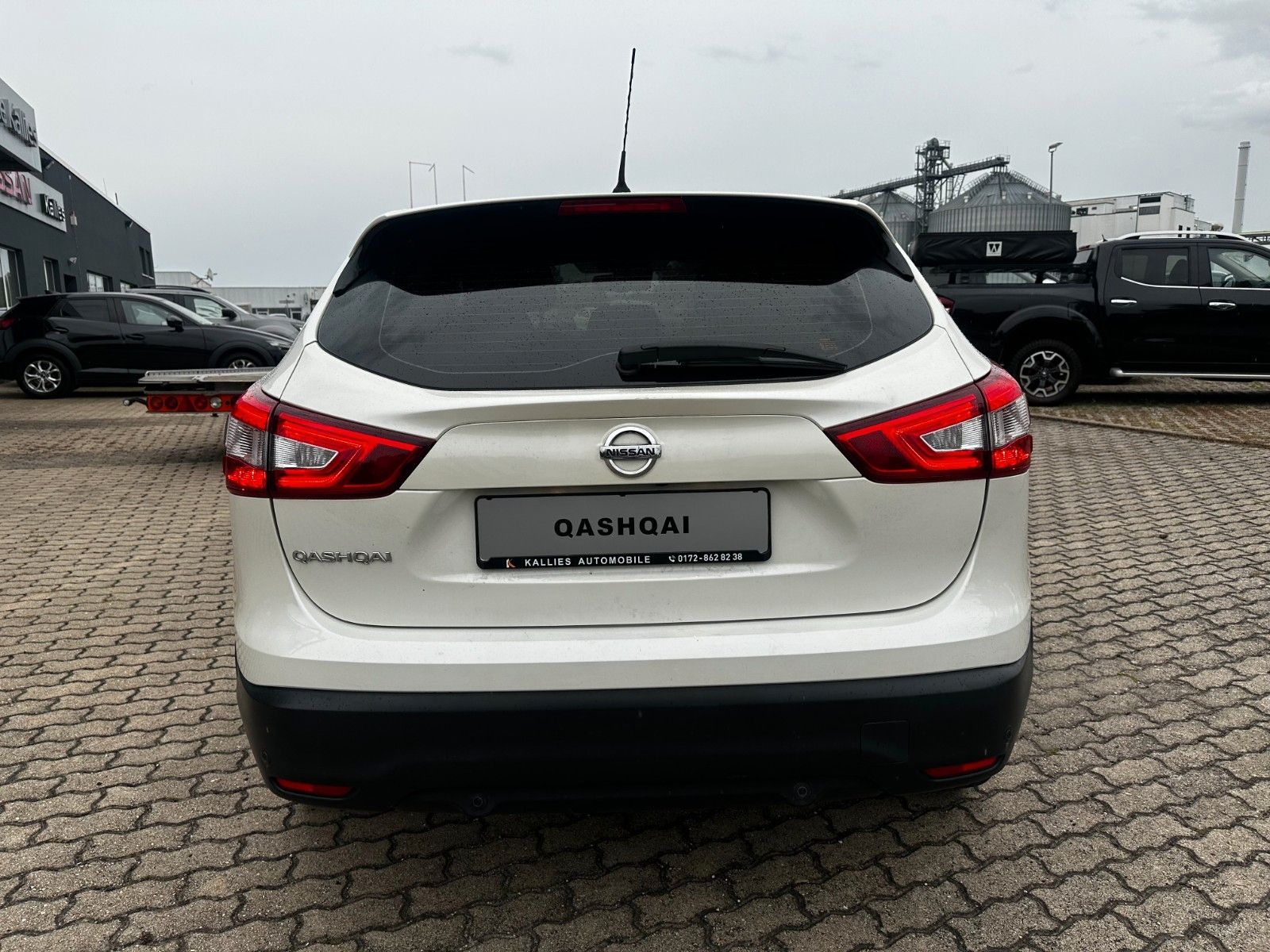 Fahrzeugabbildung Nissan Qashqai Autom. / Navi. / Sitzhzg.