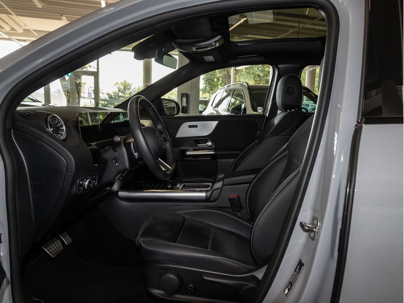 Mercedes-Benz GLA 250 4M AMG-Sport MLB Pano AHK Night Distr 20 foto 12