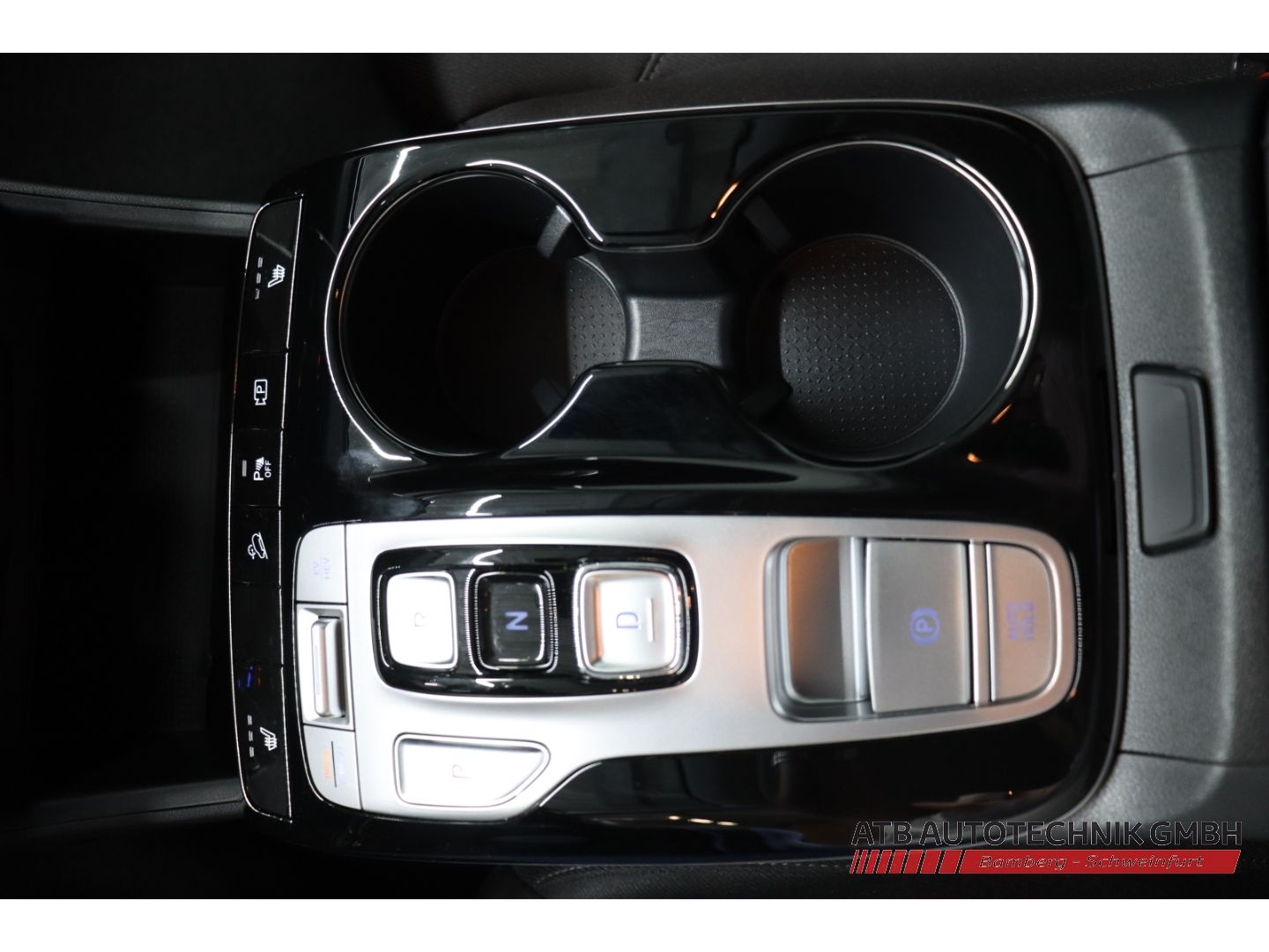 Fahrzeugabbildung Hyundai Tucson PHEV 1.6 T-GDi 4WD 97,8% SOH Funkions- /L