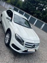 Mercedes-Benz Mercedes Benz Gla 200 AMG line - Mercedes-Benz GLA 200 Gebrauchtwagen in Bremen