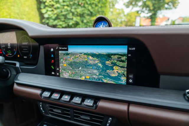 Porsche 992.2 Carrera 4 GTS / COUPE / 18 WEGE / LED Porsche 992.2 Carrera 4 GTS / COUPE / 18 WEGE / LED