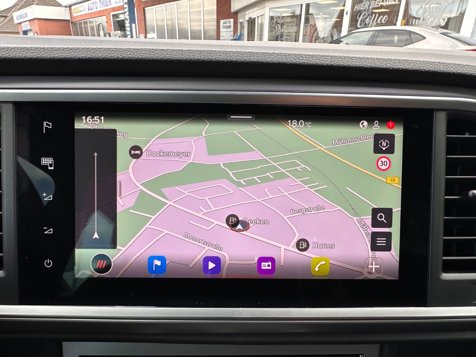 Fahrzeugabbildung SEAT Ateca FR 1.5 TSI DSG ACC/NAVI/LED/PDC/eHeck/SHZ