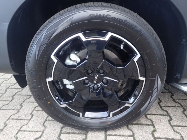 Fahrzeugabbildung BAIC BJ30 4WD HEV Allwetterreifen Unterbodenschutz 36