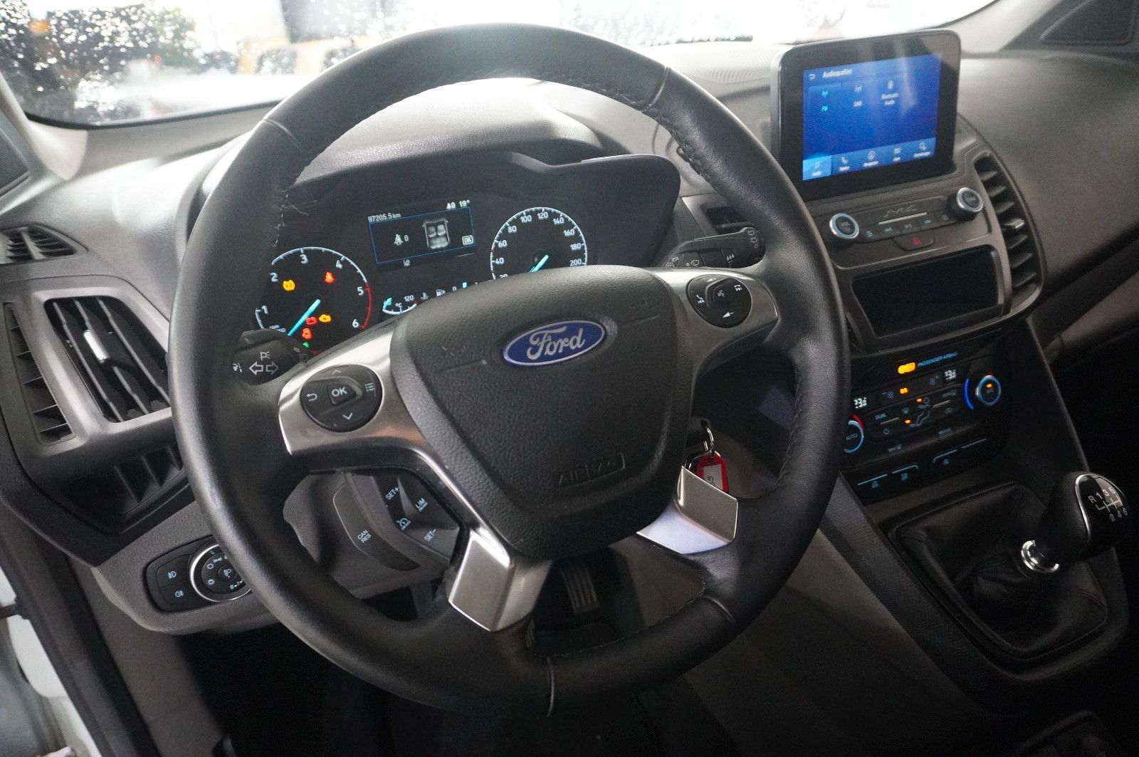 Fahrzeugabbildung Ford Tourneo Connect 1.5D TREND 5-SITZ NAVI/KAMERA