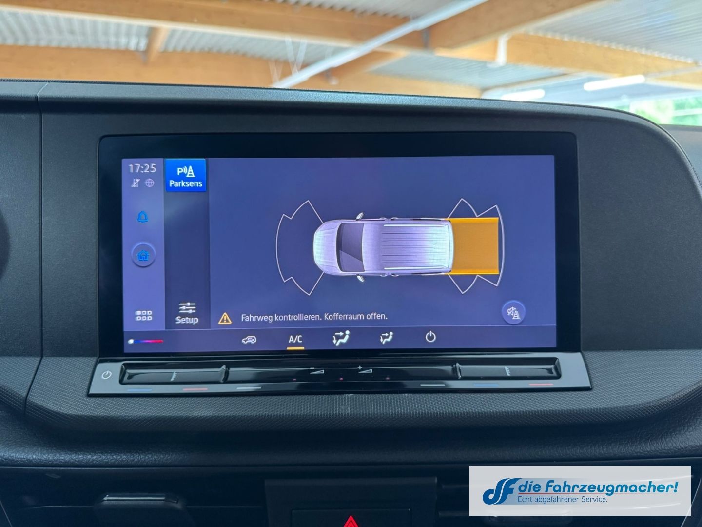Fahrzeugabbildung Ford Grand Tourneo Connect Trend 7-Sitzer Apple CarPl