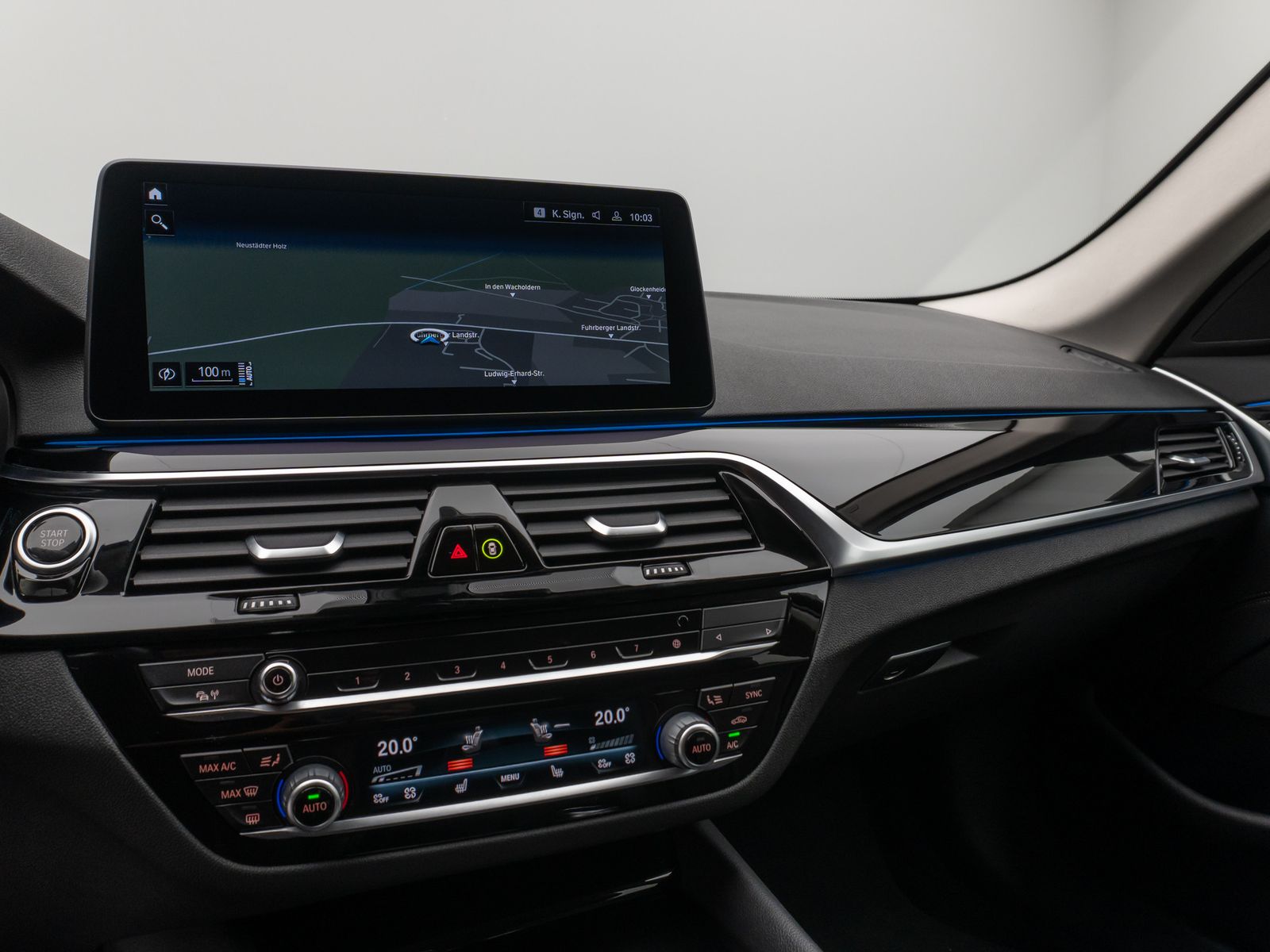 Fahrzeugabbildung BMW 530e Kamera DAB HiFi CockPitPro Fernlichtassist