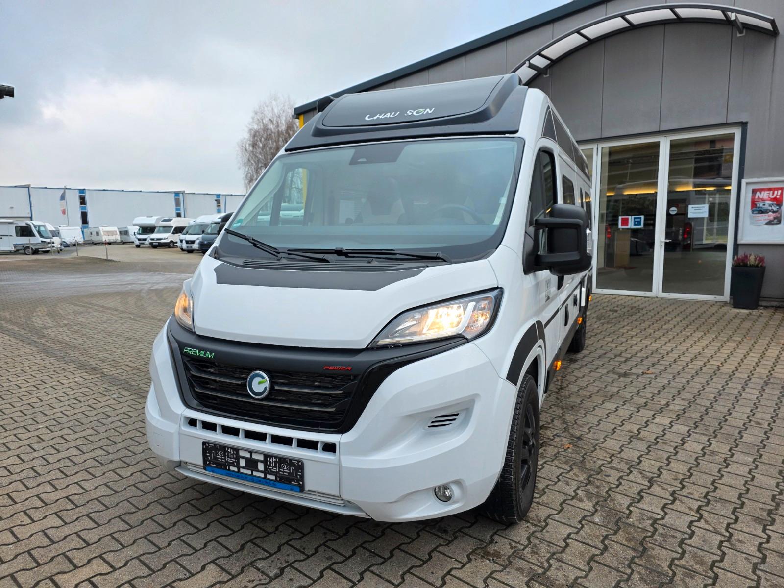 Chausson V690