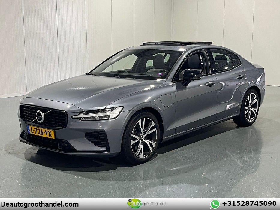 Volvo S60 2.0 Recharge T8 AWD R-Design Pano